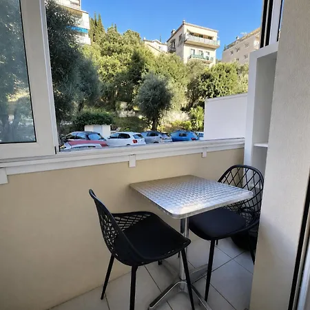 Au Calme A Proximite Du Port, De La Veille De , De La Promenade Des Appartement *